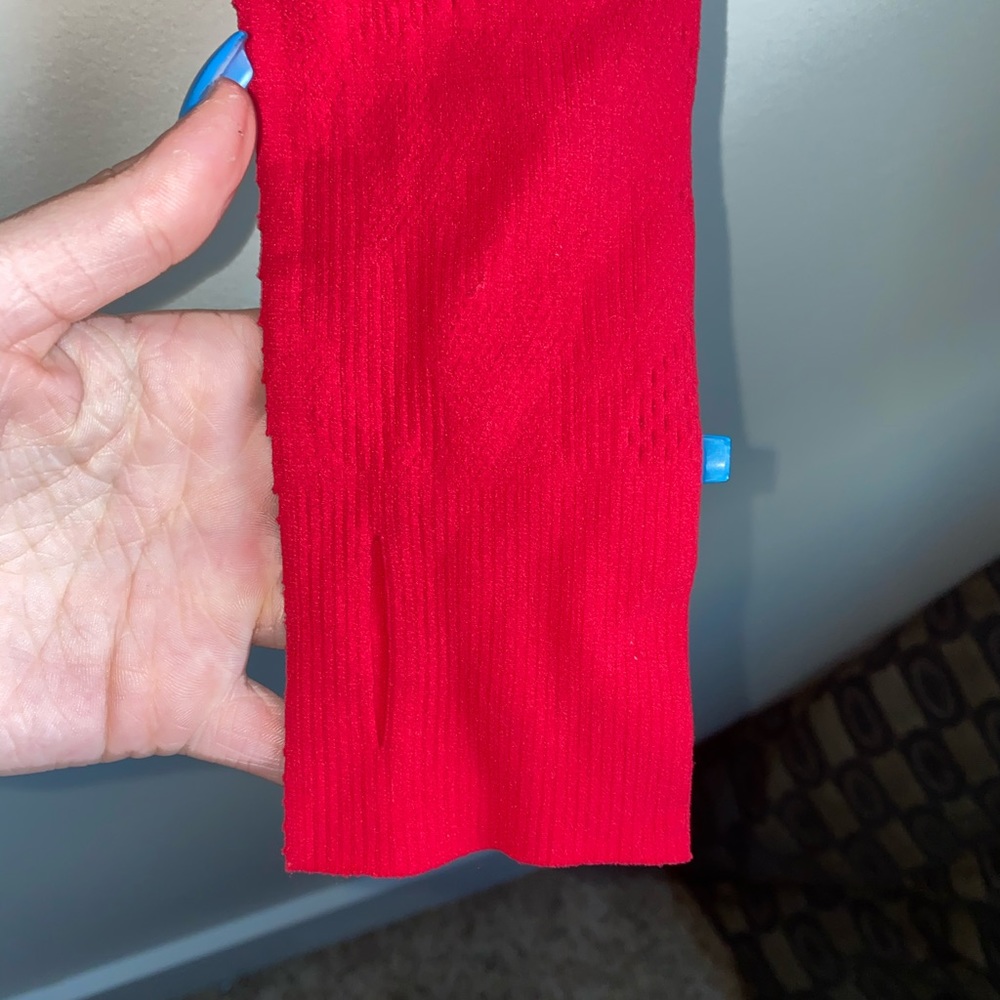 fabletics workout top - Picture 2 of 5